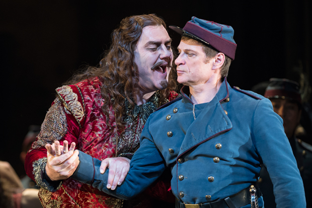 Bryn Terfel as Méphistophélès and Simon Keenlyside as Valentin in ‘Faust