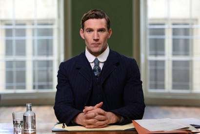 Keith Murdoch (Simon Harrison) appearing before the Dardanelles Commission (Photo: BBC)